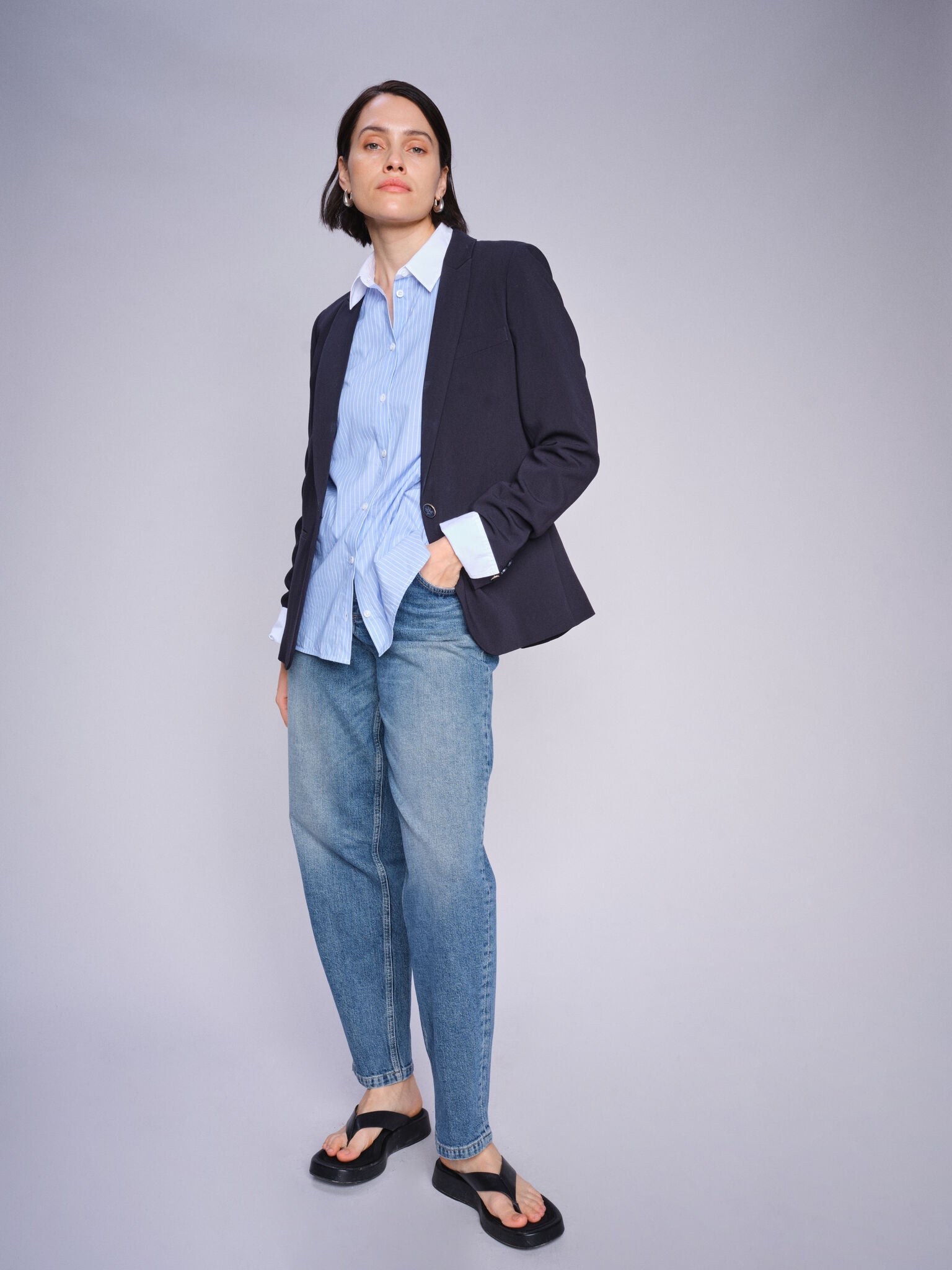 Modelshot / Mid Blue / Detail